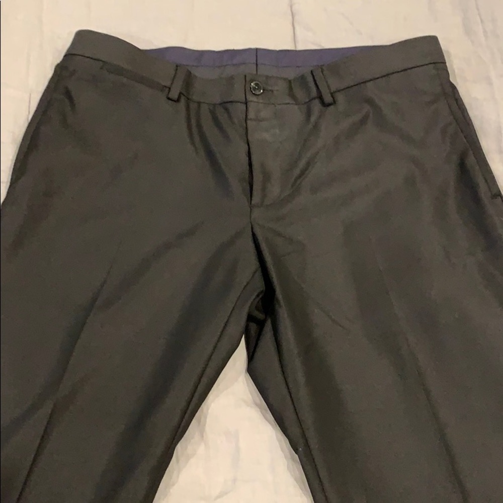 Like new men’s black grey dress pants. 34x32